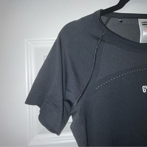 Gymshark Short Sleeve Top Shirt - Picture 2 of 6